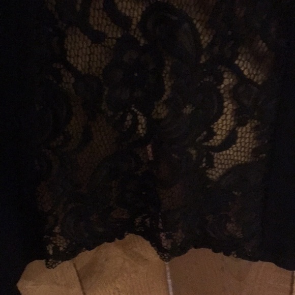 Long T-shirt Material Vest with Lace Insert - Picture 6 of 6